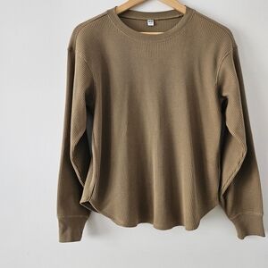 Uniqlo Women's Olive Crewneck Sweater